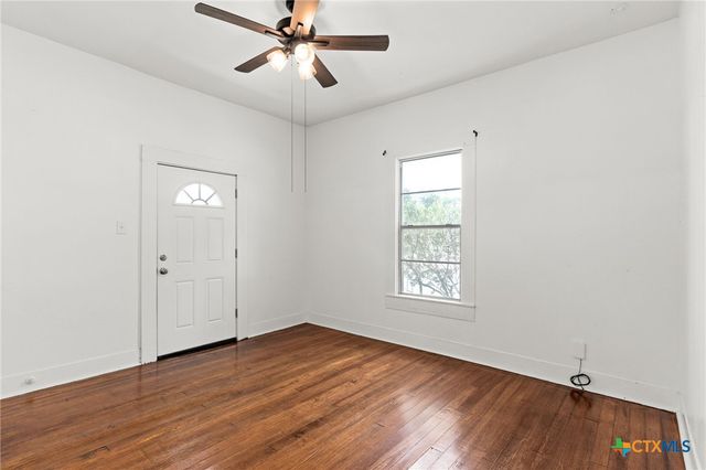 102 S Western Avenue, Lampasas, TX 76550