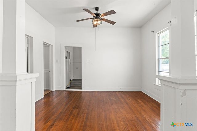 102 S Western Avenue, Lampasas, TX 76550