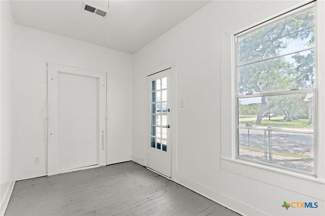 102 S Western Avenue, Lampasas, TX 76550