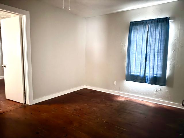 114 S PARKWAY AVE, Bethel Springs, TN 38315