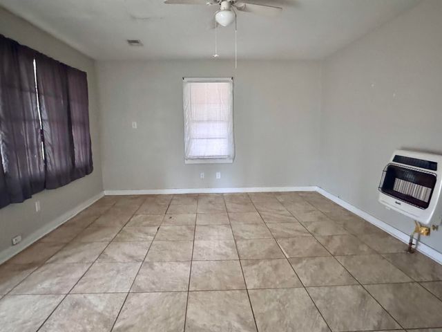 114 S PARKWAY AVE, Bethel Springs, TN 38315