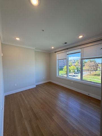 104-106 Warren St. 7, Boston, MA 02135