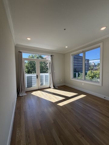 104-106 Warren St. 7, Boston, MA 02135