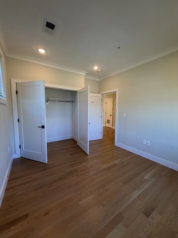 104-106 Warren St. 7, Boston, MA 02135