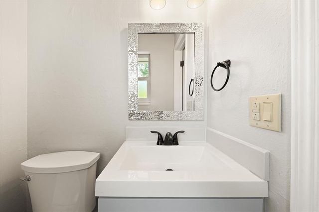 604 Willow Ridge Place, Edmond, OK 73003