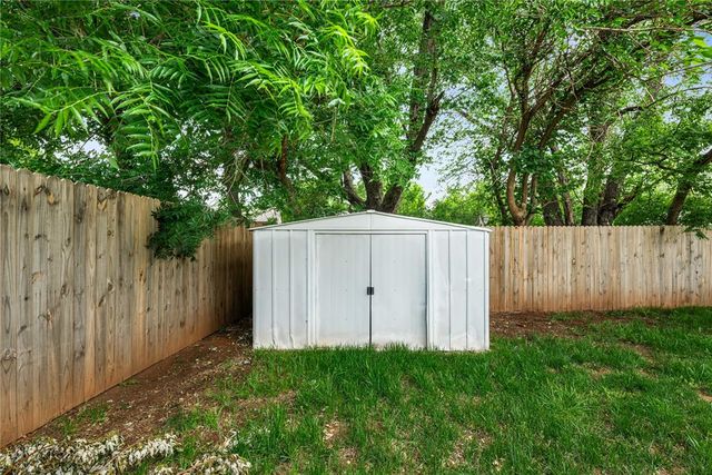 604 Willow Ridge Place, Edmond, OK 73003