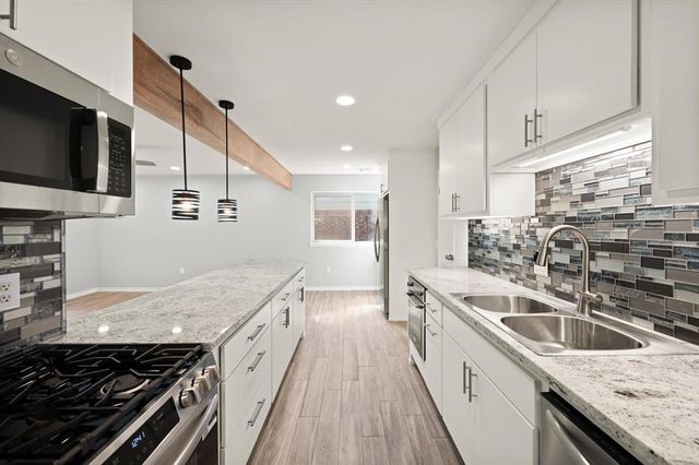 604 Willow Ridge Place, Edmond, OK 73003