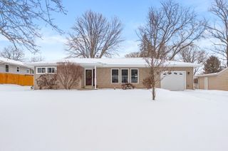 232 Glenview Avenue, Paw Paw Vllg, MI 49079