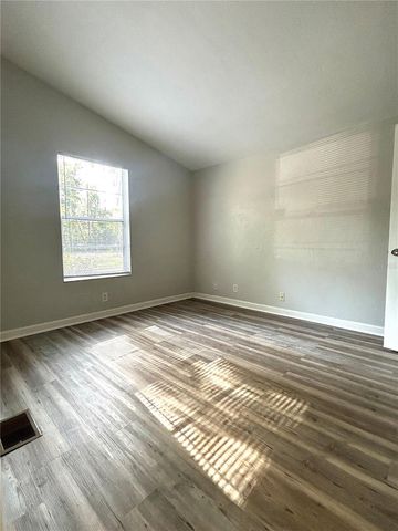 2911 NE 9TH STREET, Gainesville, FL 32609