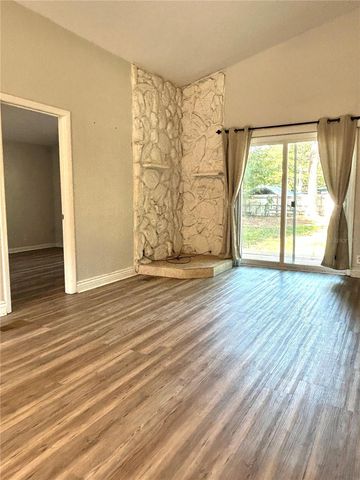 2911 NE 9TH STREET, Gainesville, FL 32609