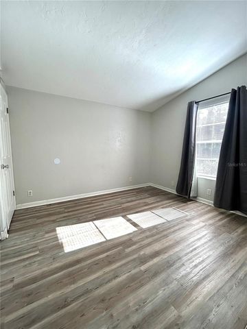2911 NE 9TH STREET, Gainesville, FL 32609