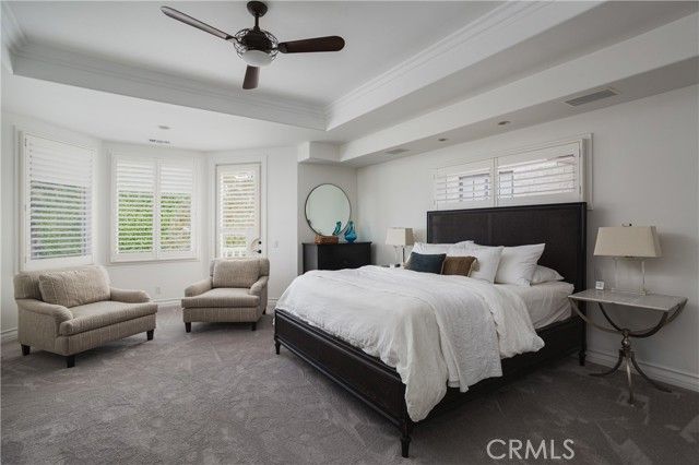 212 Kings Pl, Newport Beach, CA 92663