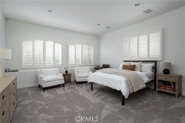 212 Kings Pl, Newport Beach, CA 92663