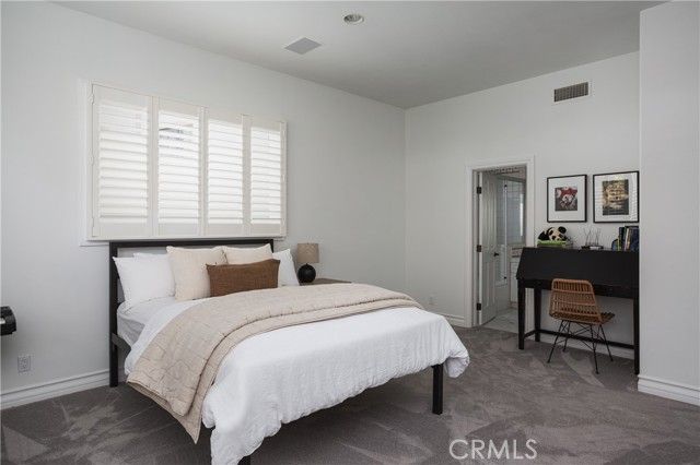 212 Kings Pl, Newport Beach, CA 92663