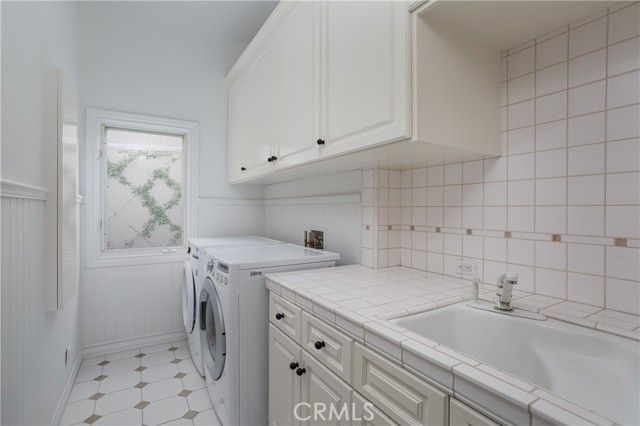 212 Kings Pl, Newport Beach, CA 92663