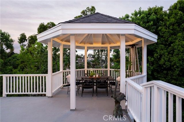 212 Kings Pl, Newport Beach, CA 92663