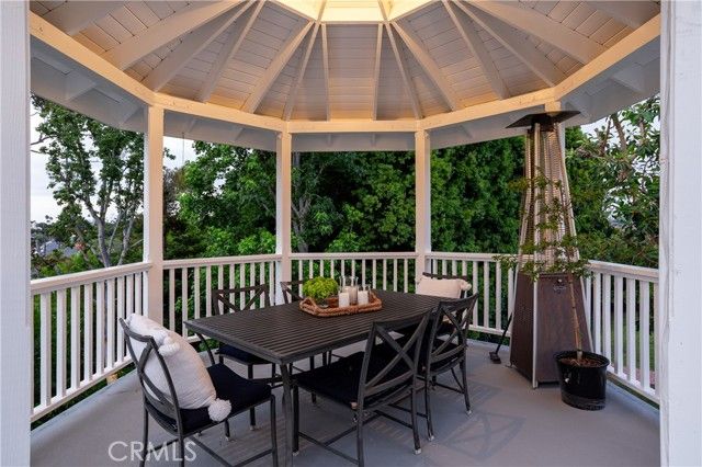 212 Kings Pl, Newport Beach, CA 92663