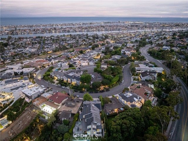 212 Kings Pl, Newport Beach, CA 92663