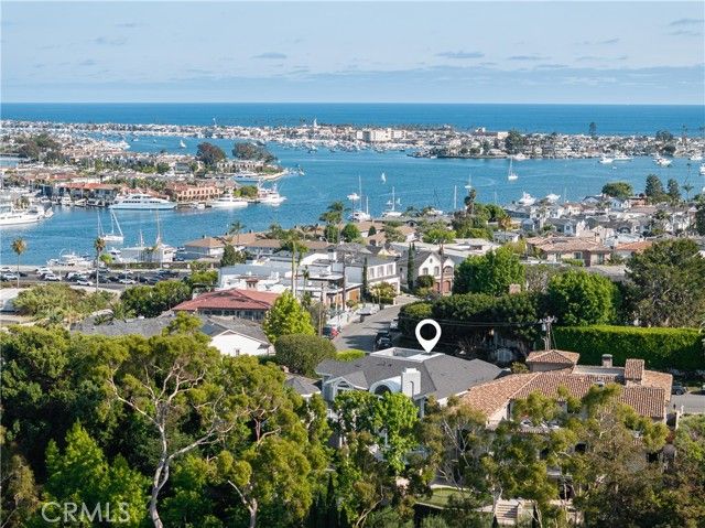 212 Kings Pl, Newport Beach, CA 92663