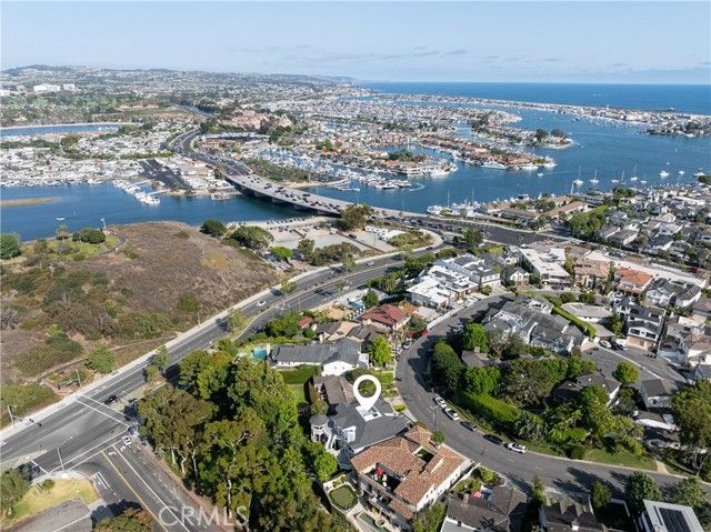 212 Kings Pl, Newport Beach, CA 92663