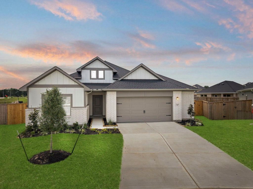 226 Magnolia Laurel Drive, Alvin, TX 77511