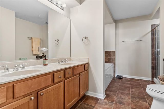 6420 Double Eagle Drive 306, Woodridge, IL 60517
