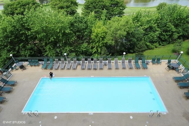 6420 Double Eagle Drive 306, Woodridge, IL 60517