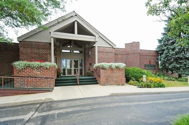 6420 Double Eagle Drive 306, Woodridge, IL 60517