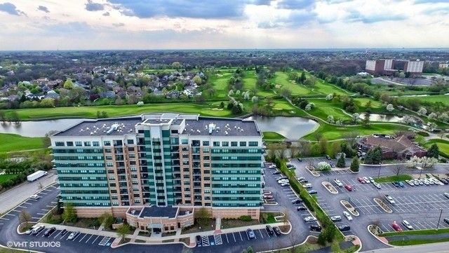 6420 Double Eagle Drive 306, Woodridge, IL 60517