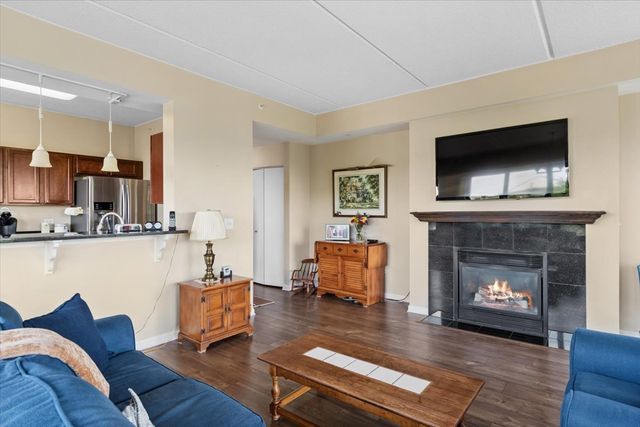 6420 Double Eagle Drive 306, Woodridge, IL 60517