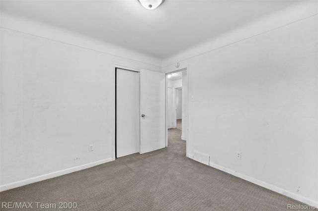 7638 N Gulley Road, Dearborn Heights, MI 48127