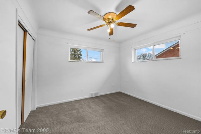 7638 N Gulley Road, Dearborn Heights, MI 48127