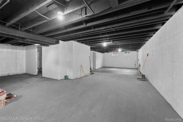 7638 N Gulley Road, Dearborn Heights, MI 48127