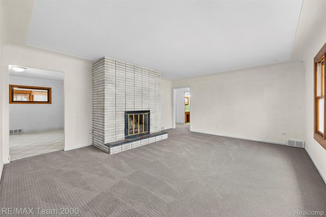 7638 N Gulley Road, Dearborn Heights, MI 48127