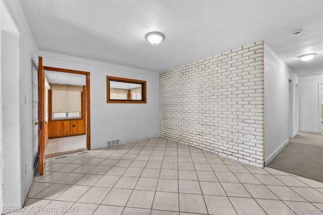 7638 N Gulley Road, Dearborn Heights, MI 48127