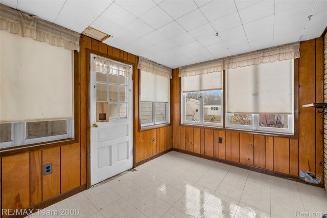 7638 N Gulley Road, Dearborn Heights, MI 48127