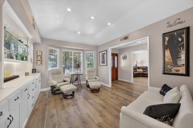 3733 W Wathen Avenue, Fresno, CA 93711