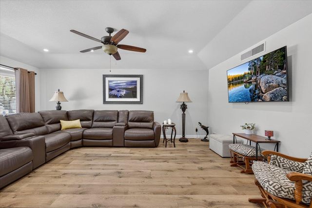 3733 W Wathen Avenue, Fresno, CA 93711