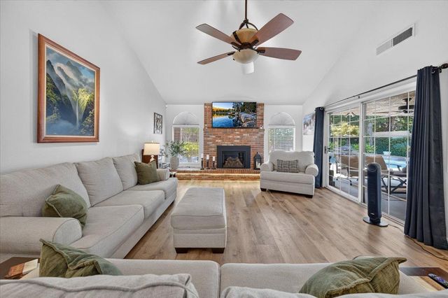 3733 W Wathen Avenue, Fresno, CA 93711