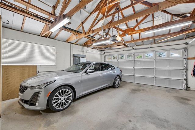 3733 W Wathen Avenue, Fresno, CA 93711