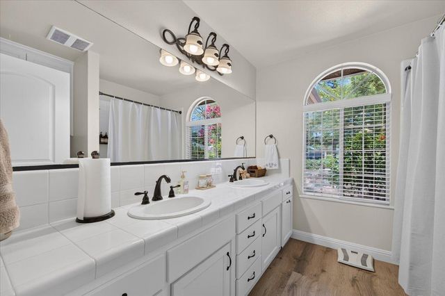 3733 W Wathen Avenue, Fresno, CA 93711