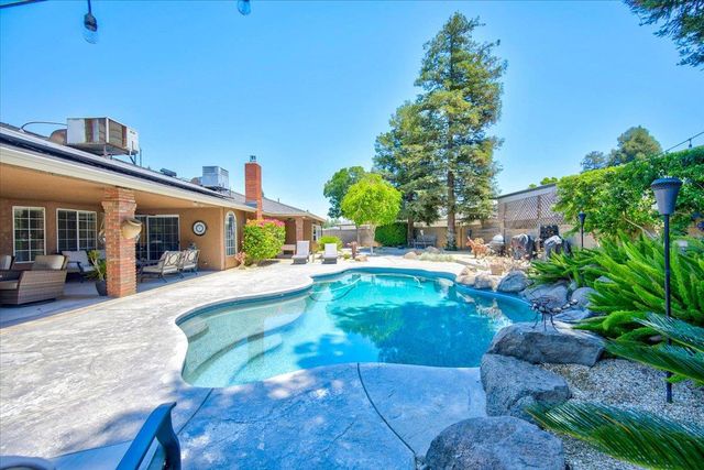 3733 W Wathen Avenue, Fresno, CA 93711
