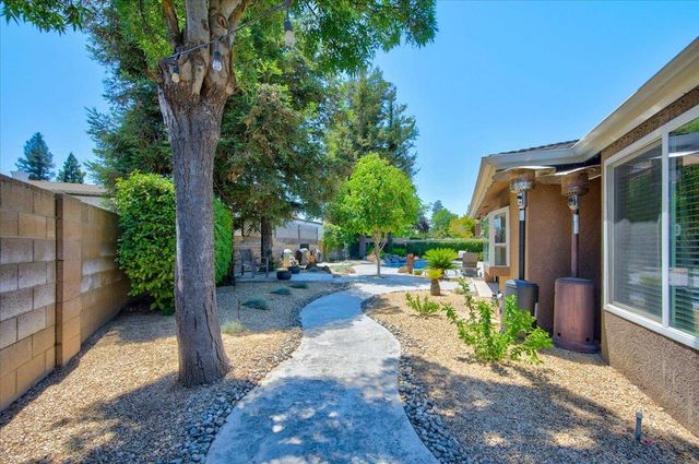 3733 W Wathen Avenue, Fresno, CA 93711