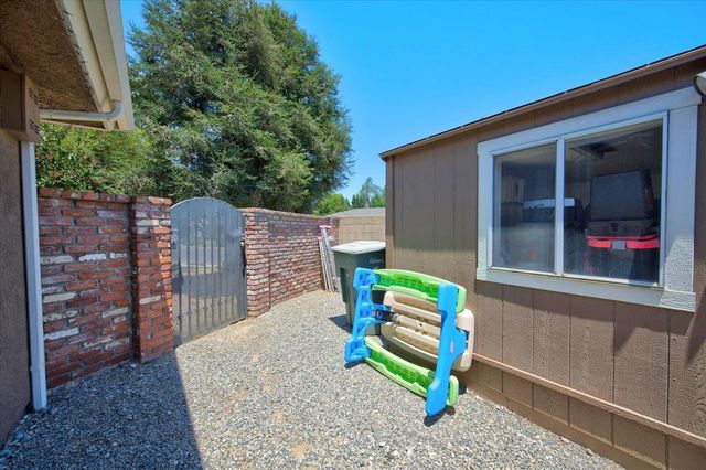 3733 W Wathen Avenue, Fresno, CA 93711