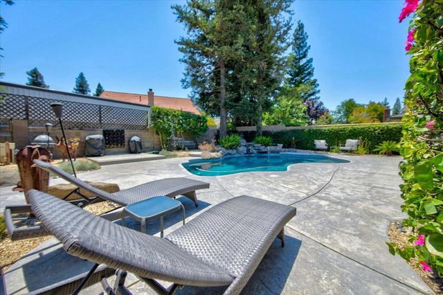 3733 W Wathen Avenue, Fresno, CA 93711