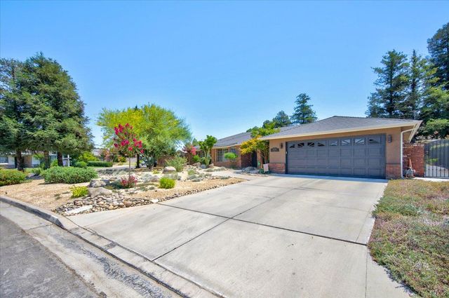 3733 W Wathen Avenue, Fresno, CA 93711