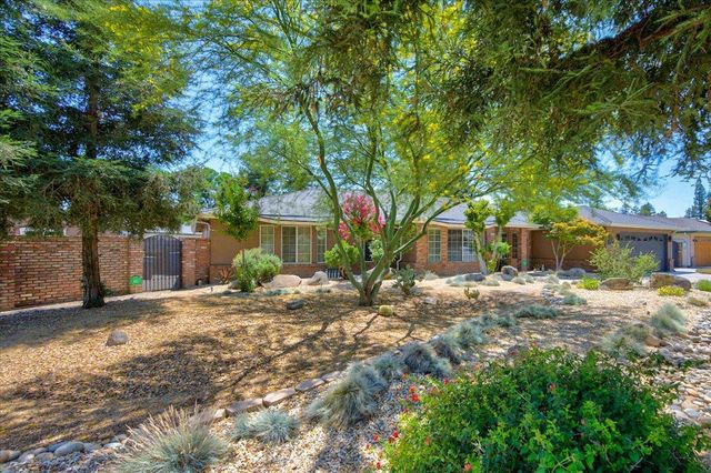 3733 W Wathen Avenue, Fresno, CA 93711