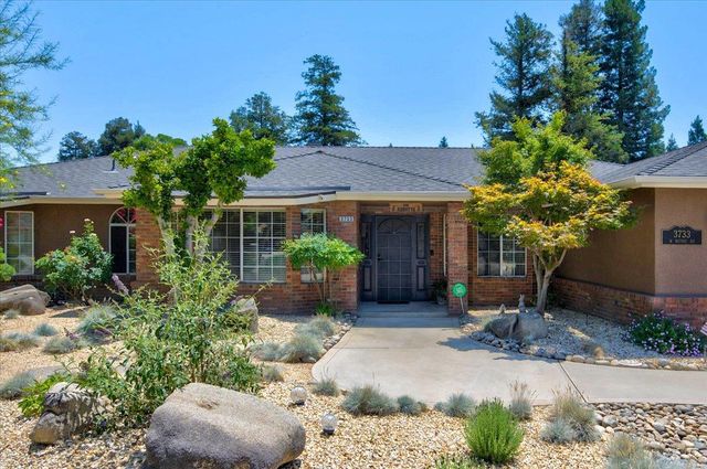 3733 W Wathen Avenue, Fresno, CA 93711