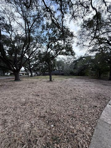 4038 Woodshire Street, Houston, TX 77025