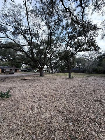 4038 Woodshire Street, Houston, TX 77025